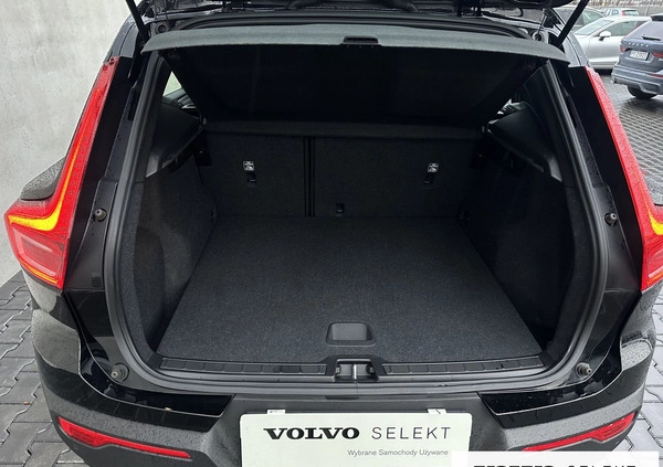 Volvo XC 40 cena 135000 przebieg: 61700, rok produkcji 2020 z Poznań małe 254